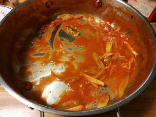 홍대미미네국물떡볶이 [홍대미미네]오리지널 국물 떡볶이4팩 + 라면사리 — 4.5점을 준 리뷰어가 2019년 4월 올린 사용 사진