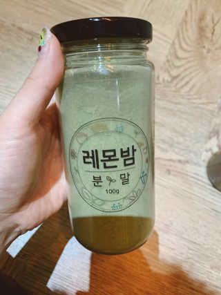 초능력 국내산 레몬밤 분말 — 4.5점을 준 리뷰어가 2019년 8월 올린 사용 사진