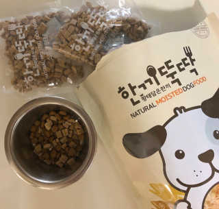 [펫토리아] 맛도 영양도 BEST 한끼뚝딱 강아지 사료 — 4점을 준 리뷰어가 2018년 12월 올린 사용 사진
