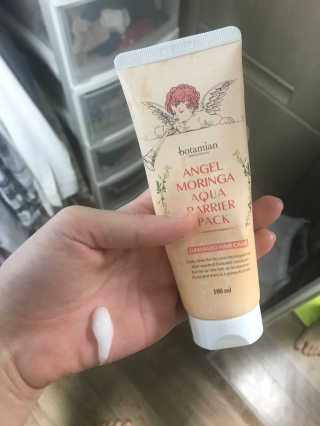 보타미안  엔젤모링가 아쿠아베리어 팩 — 5점을 준 리뷰어가 2018년 4월 올린 사용 사진