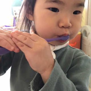메디덴코 투투스 키즈 어린이 치약 — 5점을 준 리뷰어가 2020년 4월 올린 사용 사진