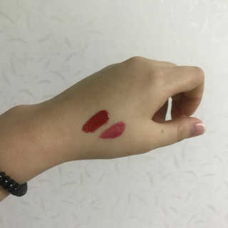 터치인솔 메탈리스트 리퀴드 포일 립스틱 5종 — 5점을 준 리뷰어가 2018년 3월 올린 사용 사진