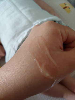 뷰티여우_아토클리닉 [아토클리닉] 아기들이 쓰는 보습, 진정 수딩젤 2개 — 5점을 준 리뷰어가 2019년 7월 올린 사용 사진