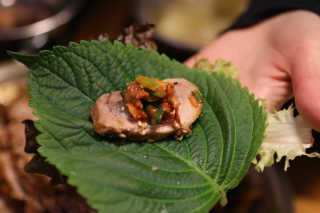 [동네맛집족발] 4개 족발 중 택1 — 4.5점을 준 리뷰어가 2020년 2월 올린 사용 사진