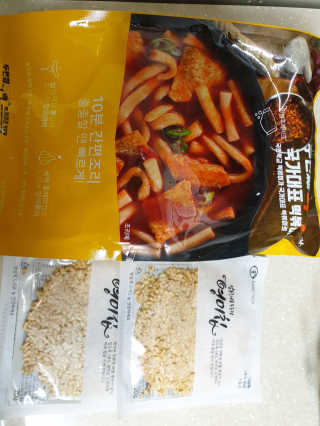 두번째 국떡 국가대표 떡볶이 1팩 + 영미칩 2봉 증정 — 5점을 준 리뷰어가 2019년 2월 올린 사용 사진