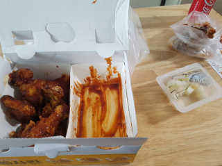 [치킨마루]-  빠사칸레드 + 콜라 500ml — 3.5점을 준 리뷰어가 2019년 5월 올린 사용 사진