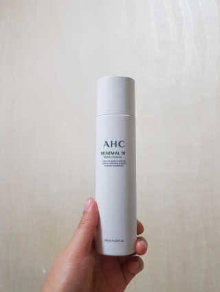 AHC 에이 에이치 씨 미니멀 10 워터리 에센스 — 5점을 준 리뷰어가 2018년 12월 올린 사용 사진