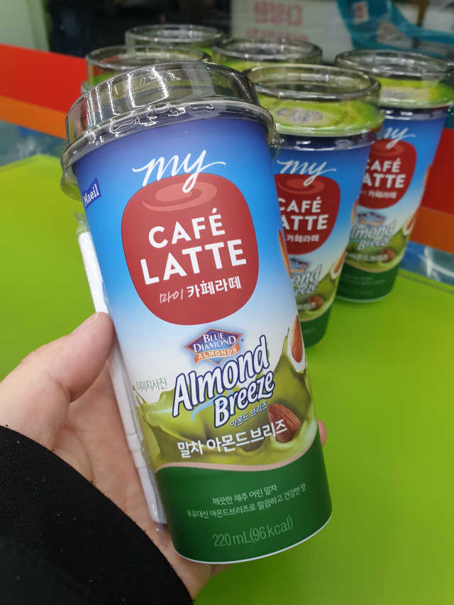 마이카페라떼 말차 아몬드브리즈 7개입 리뷰 사진