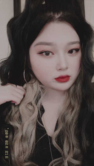 [컬러딥] 핑크홀리데이 아이섀도우 팔레트 18컬러 — 5점을 준 리뷰어가 2020년 2월 올린 사용 사진