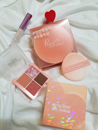 [블랙루즈] 피치 커버 벨벳 쿠션 2종 중 택1 — 5점을 준 리뷰어가 2019년 10월 올린 사용 사진