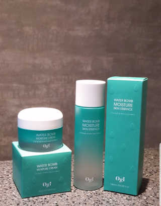 오지아이 워터 밤 모이스처 스킨 에센스 180ml — 5점을 준 리뷰어가 2020년 2월 올린 사용 사진