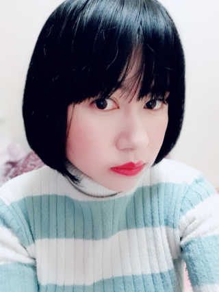 JM솔루션 물광 커버 파운데이션 럭셔리 — 4.33점을 준 리뷰어가 2019년 1월 올린 사용 사진