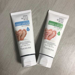 (주)에네스티 에네스티 수안수 실크스킨 풋크림 1+1 — 5점을 준 리뷰어가 2019년 11월 올린 사용 사진