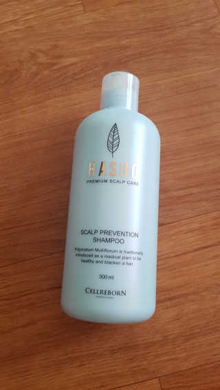 셀리본 하수오 내츄럴 프리벤션 탈모관리 샴푸 300ml — 5점을 준 리뷰어가 2019년 11월 올린 사용 사진