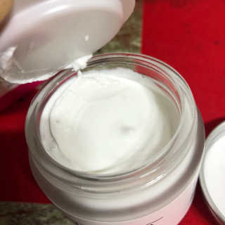 메이니 화이트 신드라 크림 70ml — 4.33점을 준 리뷰어가 2018년 4월 올린 사용 사진