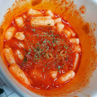 청담동말자싸롱 말자네떡볶이4EA말자네빠삭빠삭감튀5EA — 5점을 준 리뷰어가 2019년 1월 올린 사용 사진