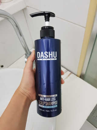 다슈코리아 다슈 데일리 단백질 한방 두피 골드 샴푸 500ml — 5점을 준 리뷰어가 2018년 11월 올린 사용 사진
