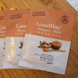 GoodDay Skincare GoodDay 강황 마스크 — 5점을 준 리뷰어가 2020년 2월 올린 사용 사진