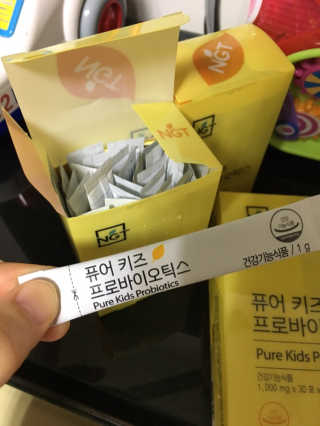 네츄럴굿띵스 퓨어 키즈 프로바이오틱스 60포 — 5점을 준 리뷰어가 2019년 5월 올린 사용 사진
