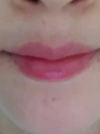 입큰뉴욕 입큰 셀피 키라키라필터 코팅 틴트 — 3점을 준 리뷰어가 2020년 2월 올린 사용 사진