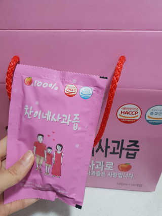 찬이네과수원 찬이네_사과즙 1BOX 50개입 — 5점을 준 리뷰어가 2018년 3월 올린 사용 사진