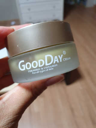GoodDay Skincare GoodDay 강황 크림 — 4점을 준 리뷰어가 2019년 8월 올린 사용 사진