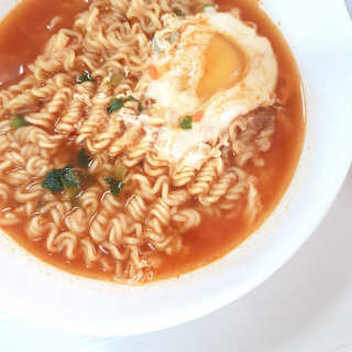 라면 그대로가 제일 맛있는 더엄마라면 — 4점을 준 리뷰어가 2019년 7월 올린 사용 사진