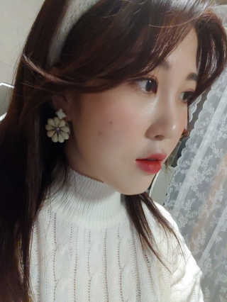 [블랙루즈] 에어 핏 벨벳 틴트5 1+1 — 5점을 준 리뷰어가 2019년 11월 올린 사용 사진