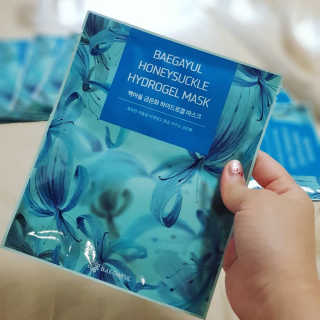 백아율 금은화 하이드로겔 마스크 — 5점을 준 리뷰어가 2018년 8월 올린 사용 사진
