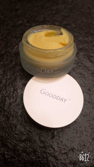 GoodDay Skincare GoodDay 강황 크림 — 5점을 준 리뷰어가 2019년 6월 올린 사용 사진