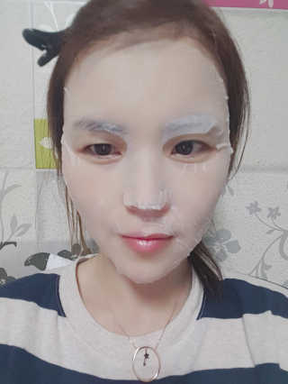 카미안느 더 퍼펙트 웨딩 마스크 — 5점을 준 리뷰어가 2018년 10월 올린 사용 사진
