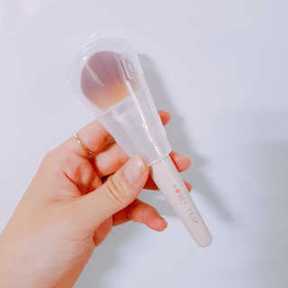 Honey Trap 엣지 그라데이션 블러쉬 & 섀딩 브러쉬 — 5점을 준 리뷰어가 2017년 12월 올린 사용 사진