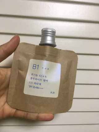 톤28 유기농 블루라이트 방어 UV 차단거리 건성용 B1 — 4점을 준 리뷰어가 2019년 5월 올린 사용 사진