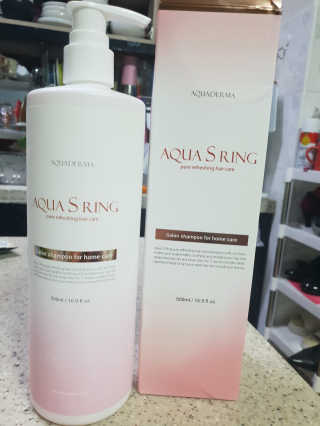 아쿠아큐링 아쿠아S링 퓨어리프레싱 헤어케어 500ml — 4.33점을 준 리뷰어가 2018년 8월 올린 사용 사진