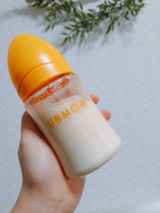 유비맘 PPSU 젖병 노꼭지_200ml_컬러 랜덤 발송 — 5점을 준 리뷰어가 2020년 3월 올린 사용 사진