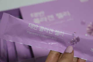 네츄럴굿띵스 태반 콜라겐 젤리 15포 — 5점을 준 리뷰어가 2019년 3월 올린 사용 사진
