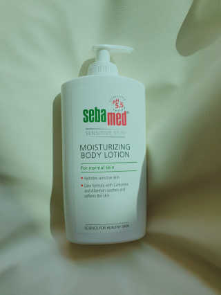 세바메드 모이스처라이징 바디로션 400ml — 5점을 준 리뷰어가 2019년 8월 올린 사용 사진