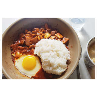 뜰아채유통 춘천닭갈비덮밥소스와 머쉬마루 버섯 — 4점을 준 리뷰어가 2018년 10월 올린 사용 사진
