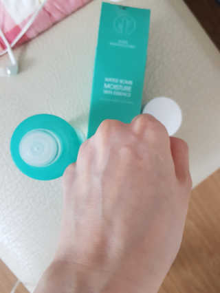 오지아이 워터 밤 모이스처 스킨 에센스 180ml — 5점을 준 리뷰어가 2020년 1월 올린 사용 사진