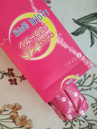 한국맥널티 맥널티 나이트콜라겐 14개입 — 5점을 준 리뷰어가 2019년 12월 올린 사용 사진