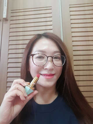 아가타 [AGATHA] 프리미에르 립스틱 — 5점을 준 리뷰어가 2018년 5월 올린 사용 사진