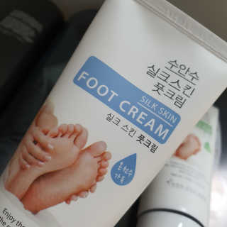 (주)에네스티 에네스티 수안수 실크스킨 풋크림 1+1 — 5점을 준 리뷰어가 2019년 11월 올린 사용 사진