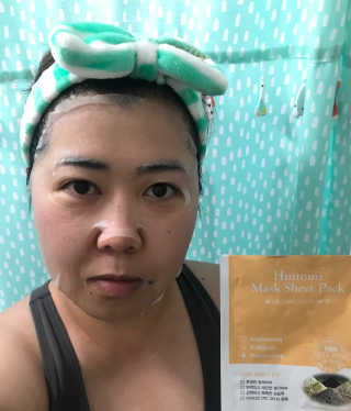 Huitomi 태양 크림 및 마스크 시트 팩 세트 — 4.33점을 준 리뷰어가 2018년 9월 올린 사용 사진