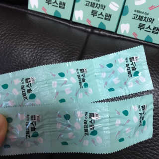 솔테라피 씹는 고체치약 투스탭 스파클레몬 6정 x 5박스 — 5점을 준 리뷰어가 2019년 6월 올린 사용 사진
