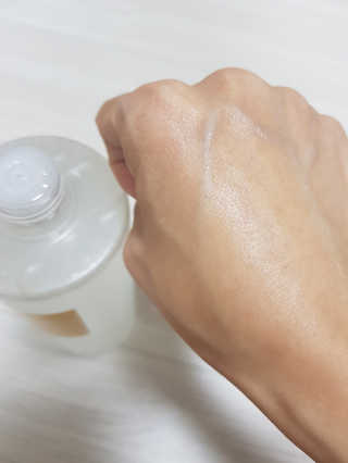 메리에코 수선화 워터 풀 토너 — 4.33점을 준 리뷰어가 2018년 11월 올린 사용 사진