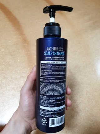 다슈코리아 다슈 단백질 한방 두피 골드 샴푸 500ml +샴푸브러쉬 — 5점을 준 리뷰어가 2019년 5월 올린 사용 사진