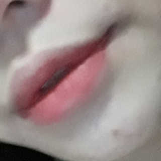[블랙루즈] 에어 핏 벨벳 틴트 시즌2 中 택1+랜덤1 — 4.67점을 준 리뷰어가 2018년 10월 올린 사용 사진