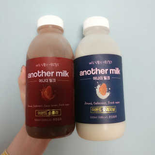 식사대용 아몬드밀크 어나더밀크 500ml X 2병 — 4.83점을 준 리뷰어가 2018년 9월 올린 사용 사진
