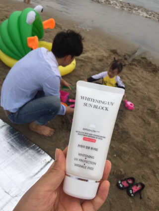 지고트 화이트닝 유브이 썬블럭 크림 70ml,1+1 — 5점을 준 리뷰어가 2019년 7월 올린 사용 사진