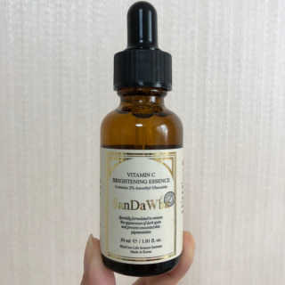 [스킨큐어] 산다화 비타민C 화이트닝 에센스 30ml — 5점을 준 리뷰어가 2019년 7월 올린 사용 사진